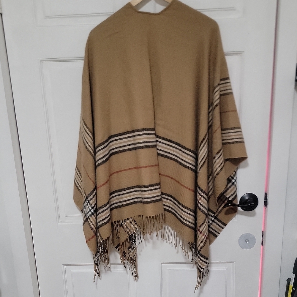 Like New V. FRAAS Camel Shawl with Fringe - Picture 5 of 5